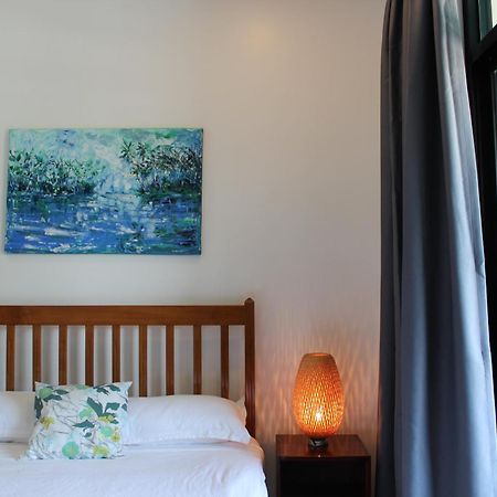 Pacific Crown Hotel Honiara Extérieur photo