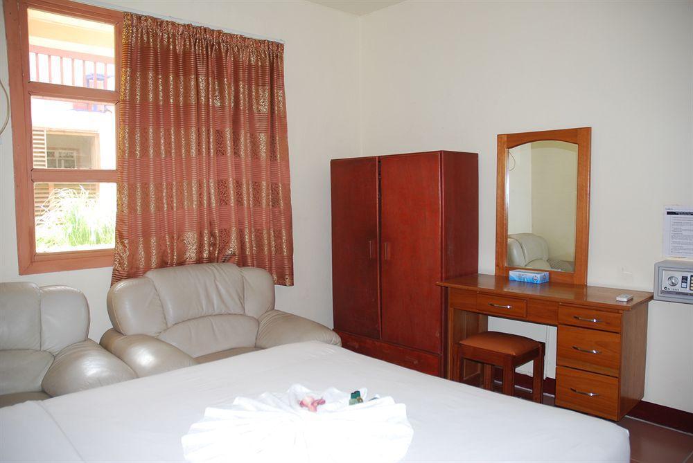 Pacific Crown Hotel Honiara Extérieur photo