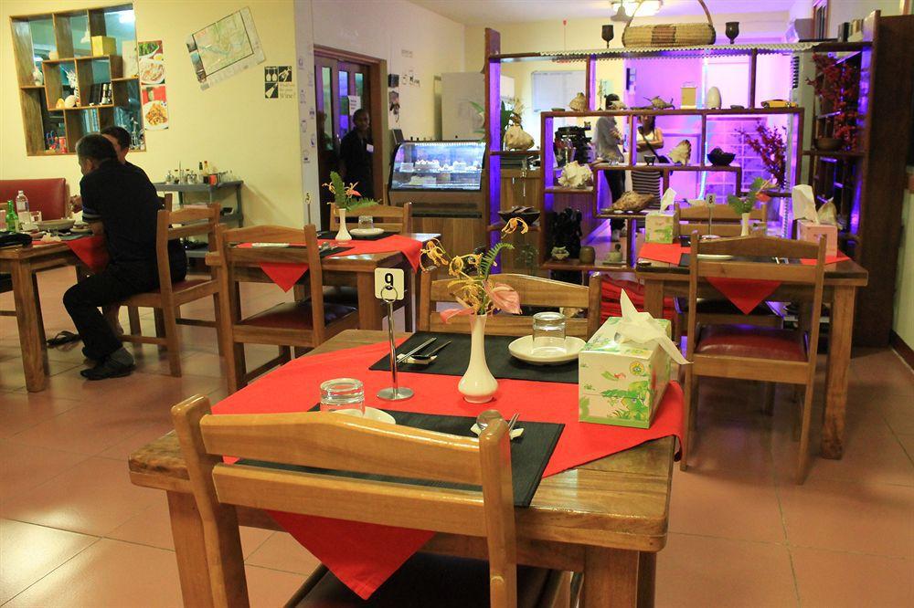 Pacific Crown Hotel Honiara Extérieur photo