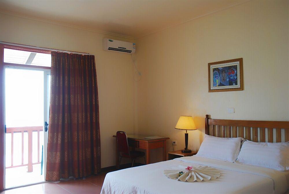 Pacific Crown Hotel Honiara Extérieur photo