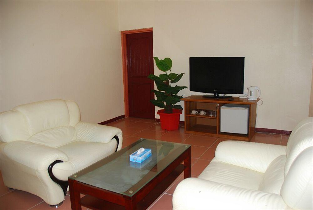 Pacific Crown Hotel Honiara Extérieur photo