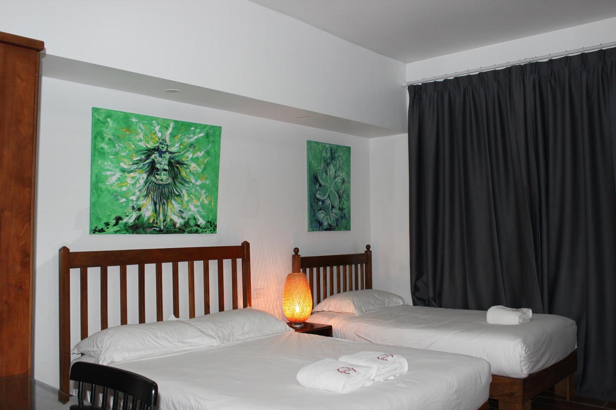 Pacific Crown Hotel Honiara Extérieur photo