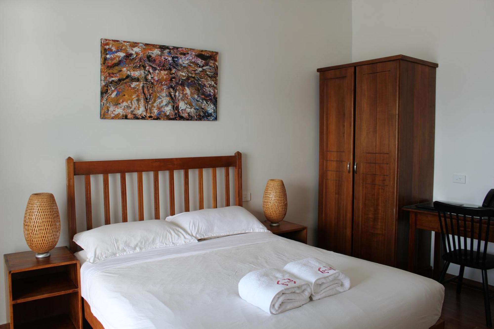 Pacific Crown Hotel Honiara Extérieur photo