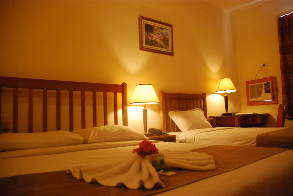 Pacific Crown Hotel Honiara Extérieur photo
